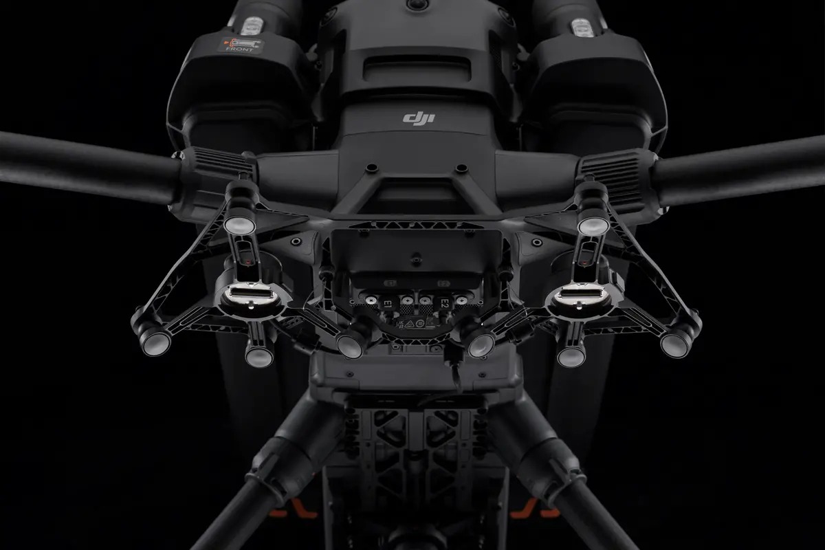DJI Matrice 400 듀얼 짐벌 커넥터